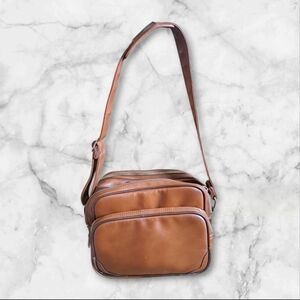 VINTAGE COAST CAMERA BAG- BROWN PLEATHER 3 POCKET 11x8x6 Long Strap Case Purse..